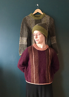 Lighthouse pullover comes in two versions: with or without stripes on the sleeves