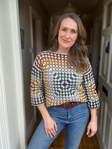 Regnbue Granny Square Genser - Hannah Cross