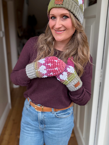 Happy Hearts Mittens