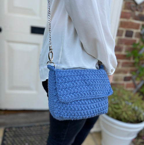 Ravelry: Denim Envelope Bag pattern by Hannah Cross