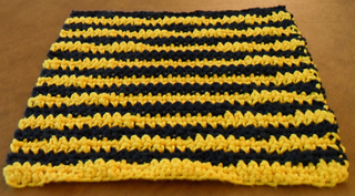 Ravelry: Reversible Diamond Cloth pattern by Hazel Furst