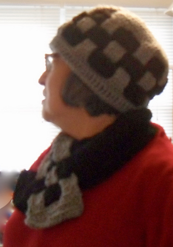 Criss Cross Scarf & Hat Set photo 3