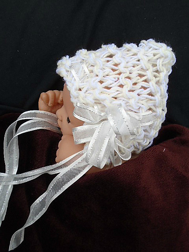 Ravelry: 856 Beginner Baby Bonnet Photo Prop pattern by Emi Harrington