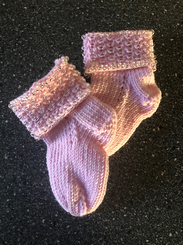 Baby labber med perler - Helen Dragseth