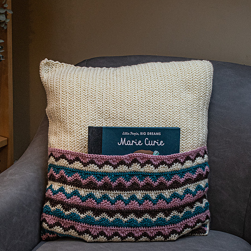 Reading Pillow photo 9