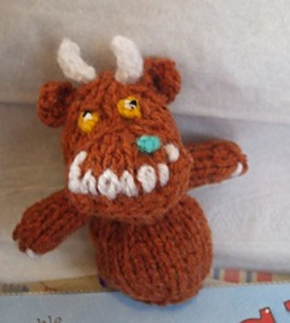 Ravelry Gruffalo Finger Puppet pattern by Hennie