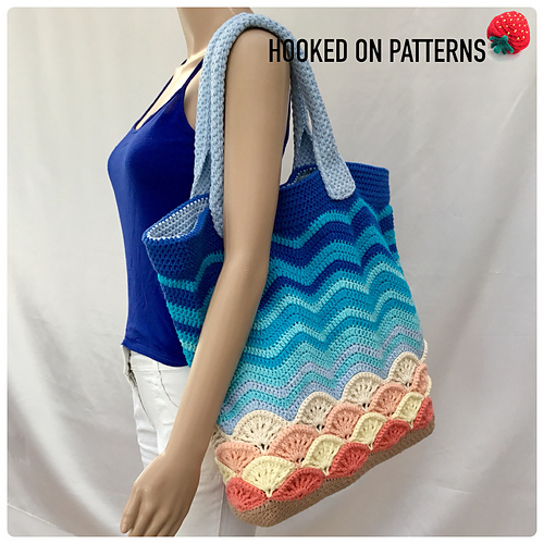 Ravelry: Sea Shells Beach Bag pattern by Ling Ryan