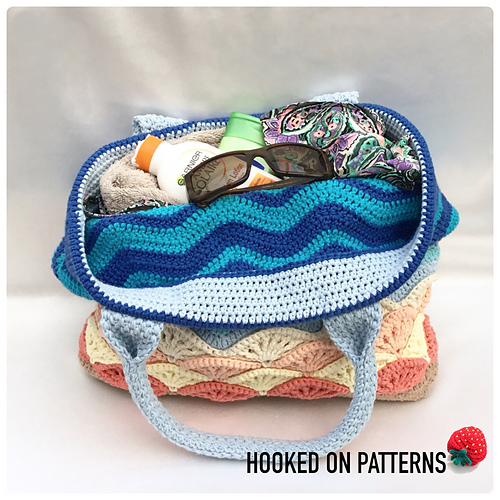 Ravelry: Sea Shells Beach Bag pattern by Ling Ryan