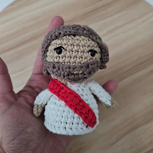 Jesus Mini dukke amigurumi - Hope Art in crochet