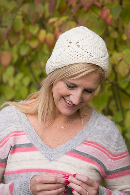 Ravelry: Seamless Pinwheel Hat pattern by Marina Orry
