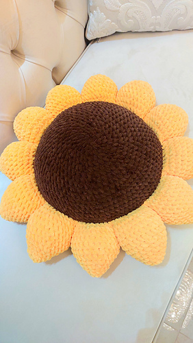 SUNNY SUNFLOWER
PILLOW