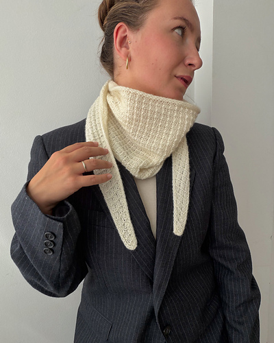 Amelle Scarf