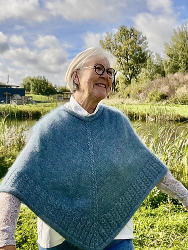 Lizzie poncho & cowl