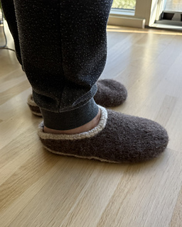 Ravelry: Felted Bjarne Slippers pattern by Inge's Knitting Lab