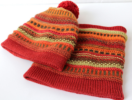 Terracotta Hat and Snood photo 3