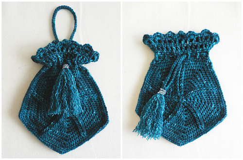 Ravelry: The Dowager's Starfish Reticule pattern by Divina Rocco