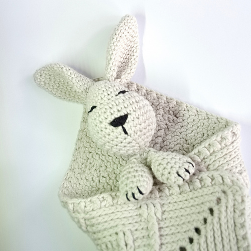 Sweet home crochet design: bunny napkin cuddle