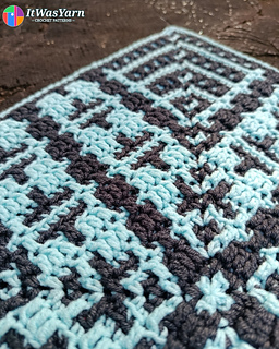 A corner of Pulse crochet square in graphite and turquoise.