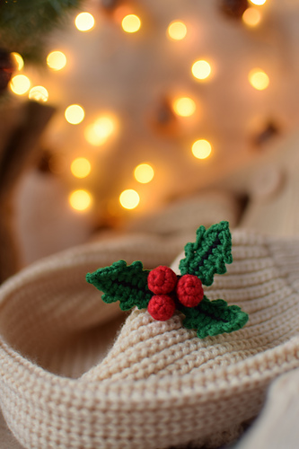 Holly Leaf Brooch - Irina Gurinova