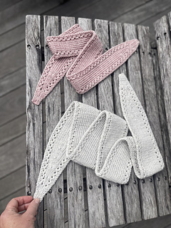 Pink sample - size small;
Grey sample - size large