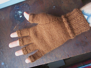 Men's Fingerless Gloves pattern by J. Campbell  Knitting gloves pattern,  Fingerless gloves knitted pattern, Fingerless gloves knitted