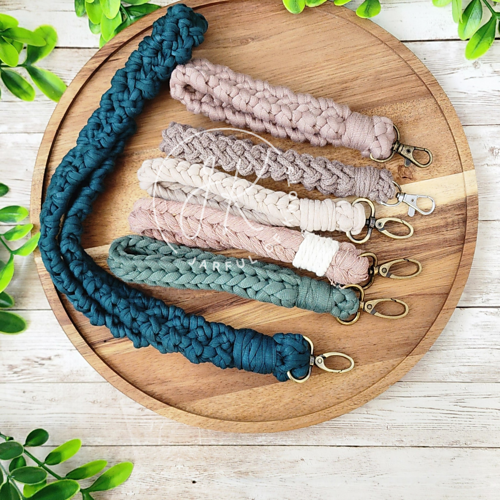 Ravelry: Wristlet and Lanyard Keychain pattern by Chung Yang