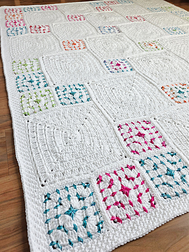 Scattered Pixels Block Stitch Blanket photo 2