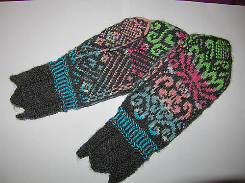 Vilmas Kurbits Mittens photo 1