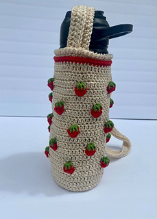 Ravelry: Water Bottle Holder pattern by May Shehab