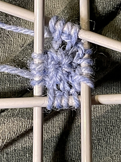 2025-12-07 
4 sts/needle.