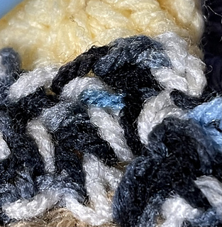 2022-08-06 Blue blips where black transitions to white 