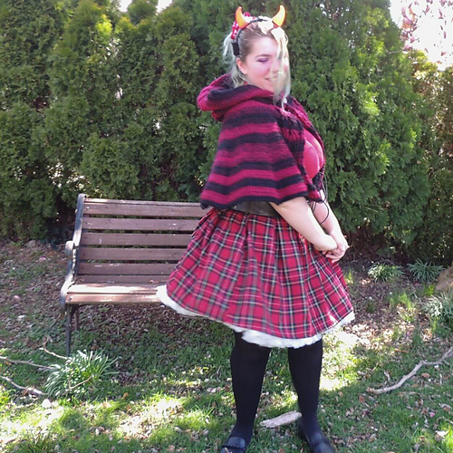 Hooded Cabled Cape photo 8