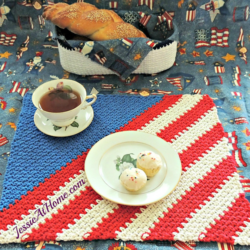 Crochet Patriotic Placemat photo 1
