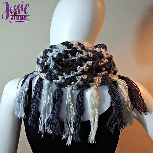 Granny's Wave Cowl photo 3