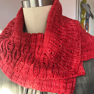 Sport Flat Collar in Ava. This shows it worn without closure.