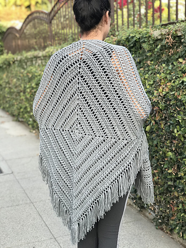 Lazy Diamond Boho Pocket Shawl photo 6