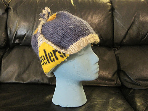 My first ever color work :) My mom only taught me how to knit one color ...