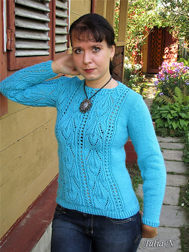 p.33 Square-neck lace pullover 다른 모습 2