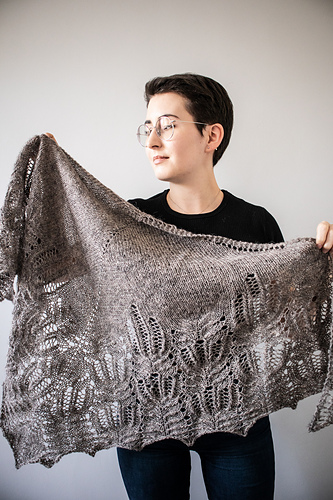Bat Flowers Shawl photo 5