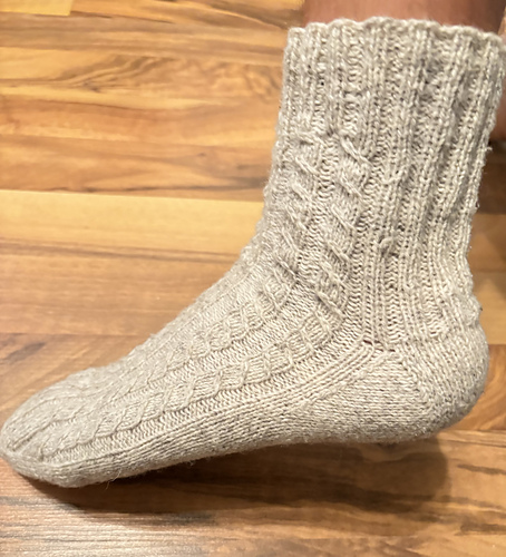 Fall cable socks