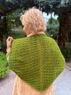 Milady shawl knitted by Julita Janicka