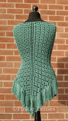 Milady shawl knitted by Julita Janicka