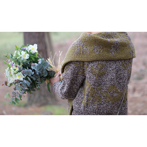 Ravelry: Bouquet scarf pattern by Junko Okamoto