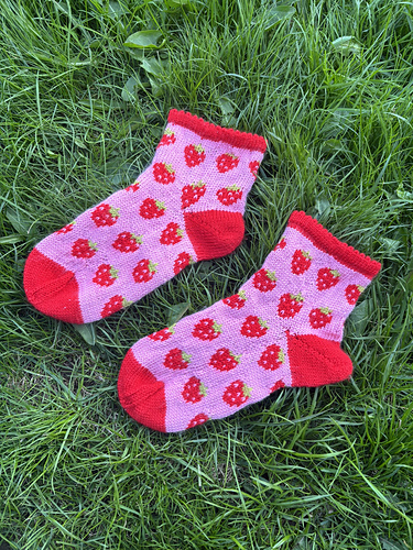 Summerberry socks  /  Sommerbærsokker