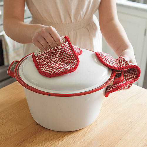 Ravelry Pot Grabbers pattern by Kerin DimelerLaurence