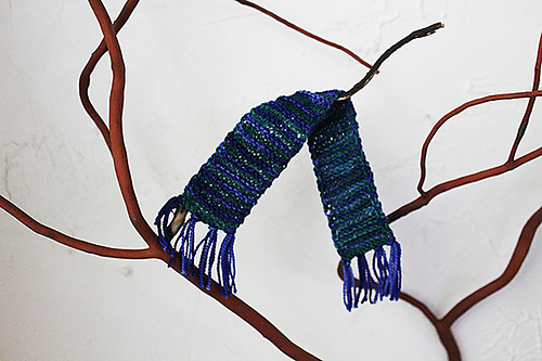Tiny Holiday Scarf photo 1