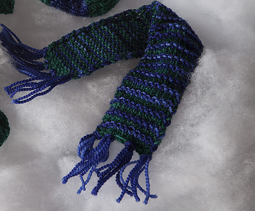Tiny Holiday Scarf photo 4