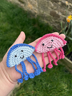 "Jellyfish with Pullable Tentacles" in two colour schemes.