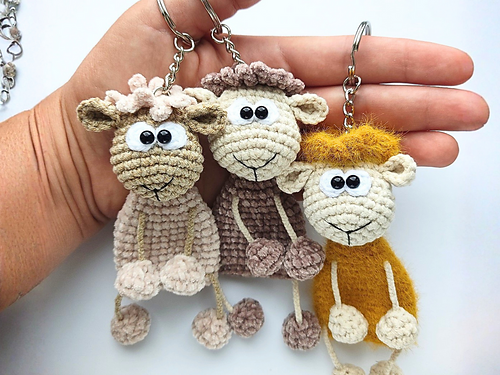 Ravelry: Little Sheep keyring, brooch or small toy pattern by LittleOwlsHut