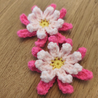 POTECHINO ポテチーノ カシミヤ混ウールコート 立体お花モチーフ Ravelry: Flower with double petals pattern by KatesCozyCrochet